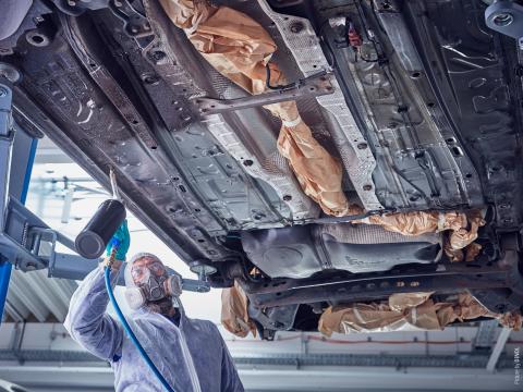 Unterbodenversiegelung Rostschutz Dinol Dinitrol Auto Till München